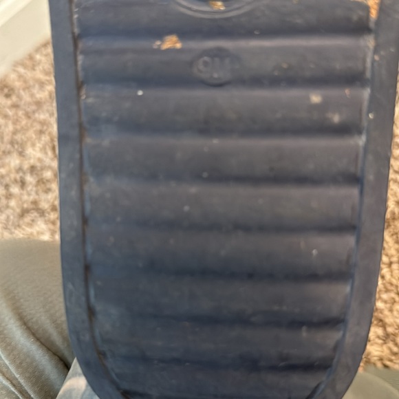 Woman’s size 9 Tommy Hilfiger slides - Picture 4 of 4